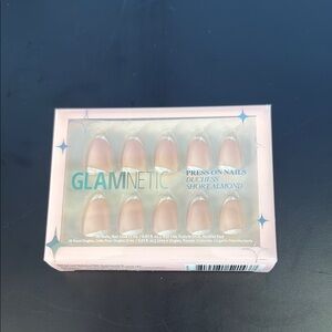 Glamnetic Duchess Short Almond Press-On Nails - Pink